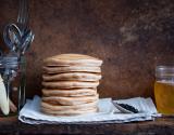 Pancakes aux farines de sarrasin, pois chiches et noix de coco