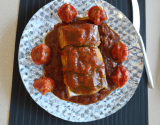 Feuilleté à la viande et sauce tomate