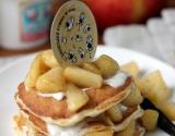 Pancakes au Yaourt Brassé Vanille Les 2 Vaches et pommes caramélisées