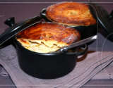 Cocotte de noix de pétoncles et crevettes aux poireaux façon tourte