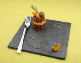 Cannelé au praliné et abricots caramélisés au romarin