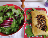 Feuilleté de picodon chaud et sa salade à l'huile de noix