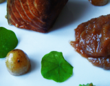 Pavé de saumon fumé au earl grey et chutney de rhubarbe