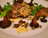 Chapon au boudin, morilles et crémant.