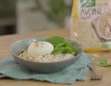 Porridge salé au fromage de chèvre et œuf mollet