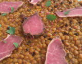 Carpaccio de pied de cochon, lentilles et râpée de foie cru