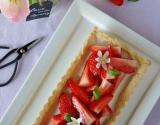 Tarte avec panna cotta au basilic et fraises