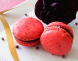 Macarons framboise, hibiscus, rose et poivre de Séchuan