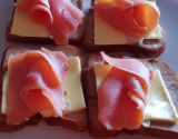 Toast saumon emmental