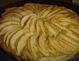 Tarte aux pommes, noisettes  et au caramel