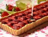 Tarte aux fraises, à la rhubarbe et à la bergamote