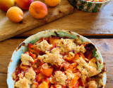 Crumble pêches et abricots