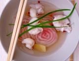 Nage de joues de cabillaud et betterave chioggia au bouillon Ariake