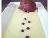 Sorbet au chocolat épicé et sa sauce au chocolat blanc