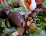 Salade gourmande aux gésiers confits et pommes sarladaises