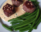 Tournedos accompagnés de ses haricots verts et sa sauce roquefort