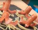 Spaghetti-saucisse en forme de pieuvre
