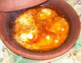 Tomate et œufs en tajine