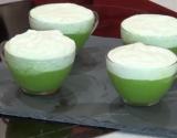 Velouté de petits pois et chantilly de Roquefort