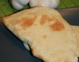 Naans et cheese Naans au confit d'ail blanc de lomagne au curry