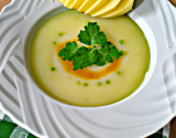 Velouté de pommes de terre à la sauce verte