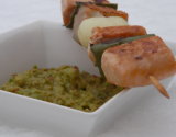 Brochettes de saumon au guacamole