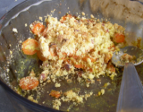 Crumble aux carottes, curry et noisettes