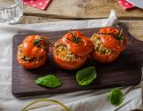 Tomates farcies au quinoa et aux herbes