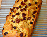 Cake au Galopin garni de noix et de raisins