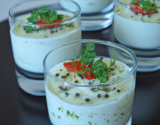 Verrines fromage blanc aux fines herbes et coulis de poivrons