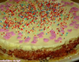 Gâteau au chocolat blanc et biscuits roses de Reims