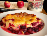 Clafoutis aux pommes sauce framboise