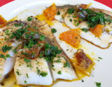 Filets de turbot à l'étouffée, écorces d'oranges et coriandre fraîche