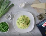 Tagliatelle aux poireaux, petits pois et crème de parmesan.