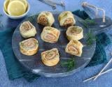 Makis de crêpes au pesto de légumes, saumon fumé et noix