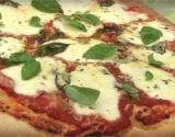 Pizza margherita aux herbes