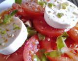 Salade de tomate au surimi et mozzarella