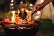 Oubliez les allume-feu chers et chimiques ! Ce chef dévoile une technique simple et économique pour démarrer le barbecue