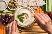 Pénurie de houmous : Pourquoi nos apéros n'auront pas la même saveur cet été ?