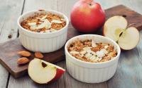 Crumble aux pommes sans beurre : une diététicienne partage sa recette aussi saine que gourmande !