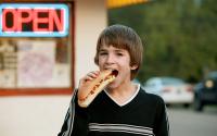 Près d'1 enfant américain sur 2 pense que le hot-dog et le bacon sont des légumes