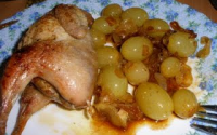 Cailles farcies au foie gras et aux raisins blancs