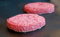 Rappel steaks hachés : vendus partout en France, une marque vient de rappeler plusieurs lots contaminés !