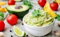 Guacamole aux tomates, oignons et coriandre