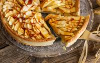 Comment réaliser une tarte aux pommes sans beurre et sans gluten ? Une diététicienne livre sa recette