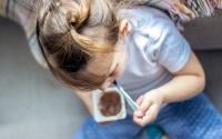 "Il y a seulement 3g de chocolat” : ce dessert apprécié des enfants comme des adultes serait une vraie arnaque selon deux experts !