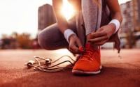 Faut-il manger ou être à jeun avant de faire du sport ? Ces médecins répondent