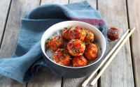 Rapides à faire, elles vont plaire aux enfants : voici notre recette des boulettes de poulet sauce BBQ