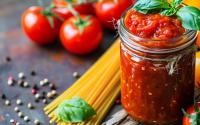 Philippe Etchebest partage sa recette de sauce tomate et ses conseils pour bien la conserver le reste de l'année !