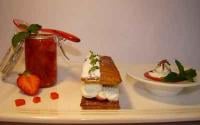 Déclinaison autour de la fraise : Gelée de fraise et tartare de fraises au basilic, Mille-Feuilles fraise mascarpone citron vert, et soupe de fraise à la menthe façon cappuccino